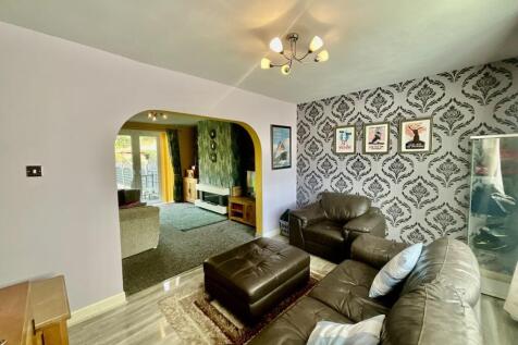 Lounge/ Dining Room 