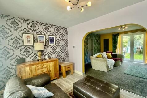 Lounge/ Dining Room 