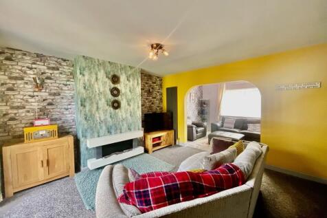 Rear Lounge/ Dining 