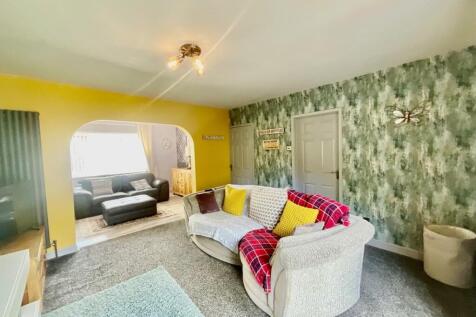 Rear Lounge/ Dining 