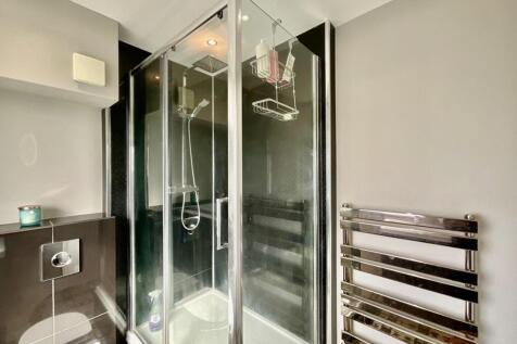 En-Suite / Formally 
