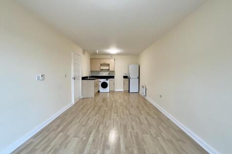 open plan lounge/kit