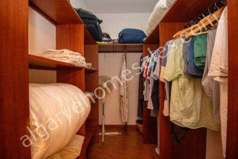 Walk in wardrobe