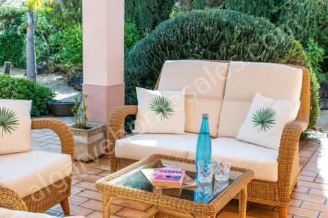 Pool terrace