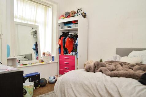 f29cfddb-Bed 202.JPG