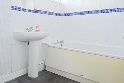 0e3b4f5c-Bathroom.JPG
