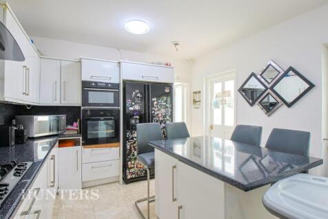 Kitchen..jpg