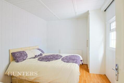 GF Bed 2.jpg