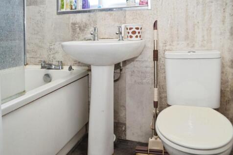 d3cc76b2-Bathroom.JPG