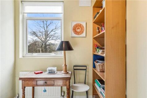 Bedroom 3/Study