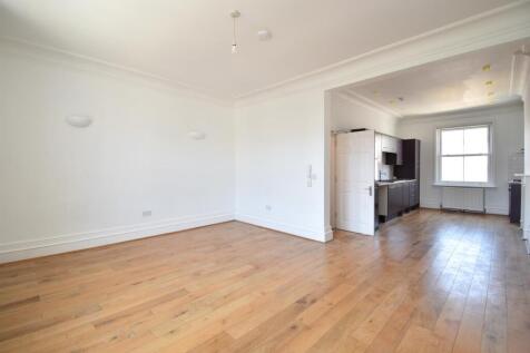 Living room &amp; kitchen