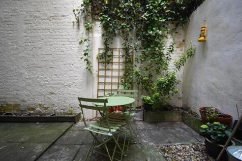 Courtyard garden