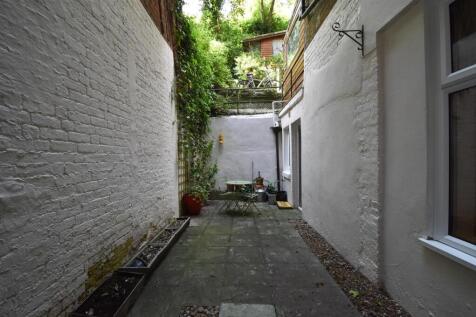 Courtyard garden