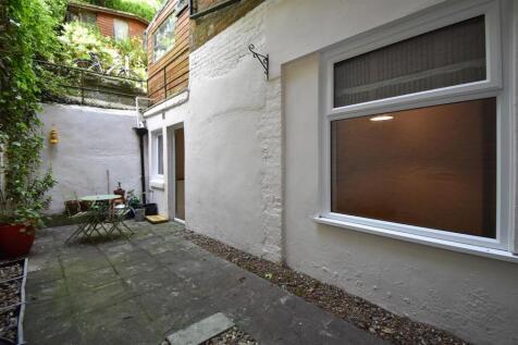 Courtyard garden