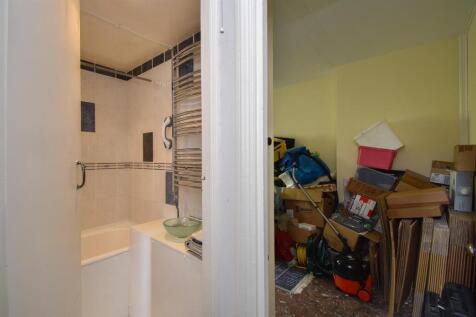Bathroom/bedroom