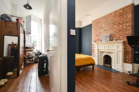 Bedroom/dressing room