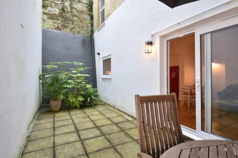 Courtyard garden