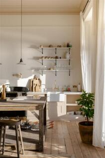 Living space &amp; kitchen