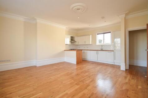 Open plan living &amp; kitchen