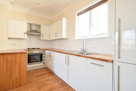 Open plan living &amp; kitchen