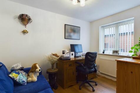 Ground Floor Office/Bedroom 4