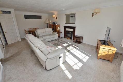 Sitting/Dining Room