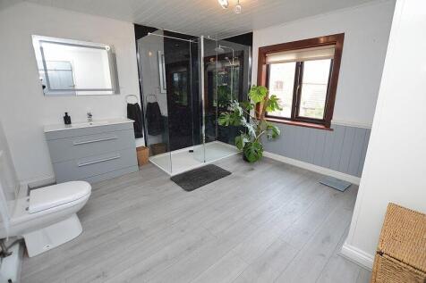 Substantial Shower Room