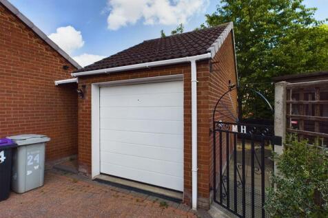 Detached Garage