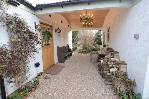 Covered Breezeway