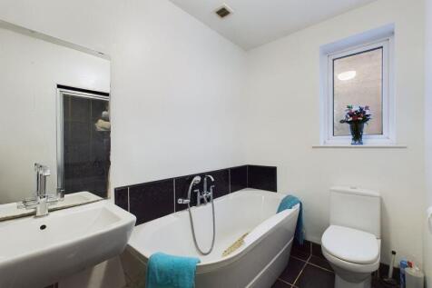 Family Bath &amp; Shower Room