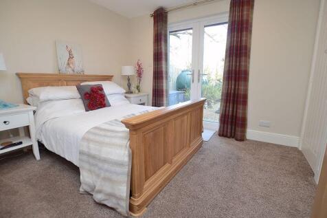 Guest bedroom