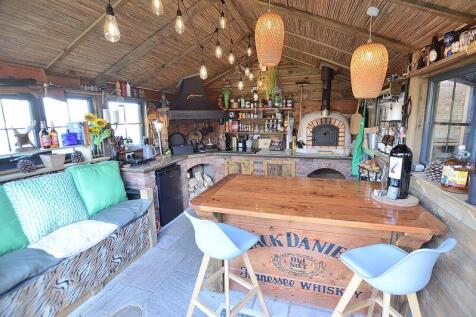 Garden kitchen