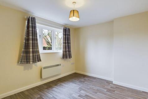 Rear bedroom