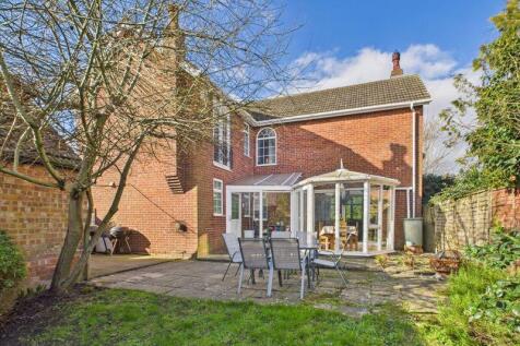 Rear Courtyard Garden