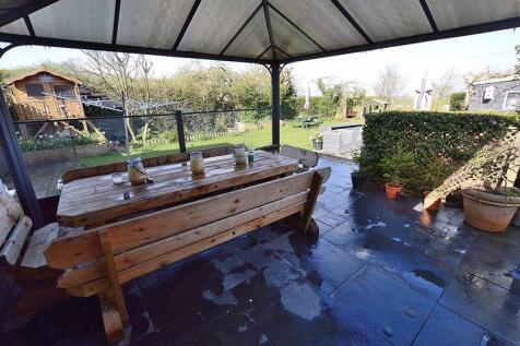 Outside Covered Entertaining Area