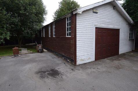 Garage/Workshop