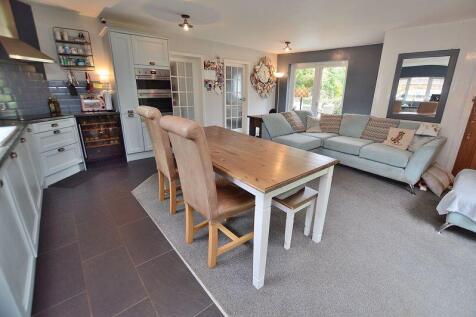 Kitchen/Snug