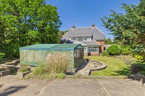 garden to house
