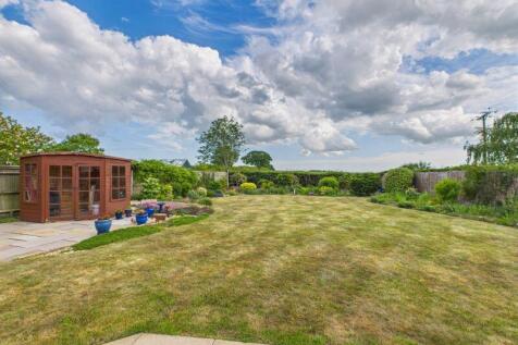 Rear Garden/Summerhouse