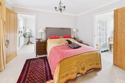 Master bedroom &amp; en-suite
