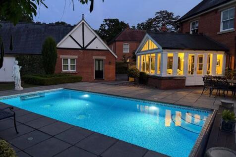 Pool &amp; Patio