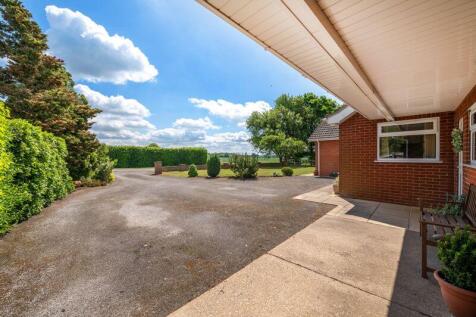 Front of Property/Ample Off Street Pa...