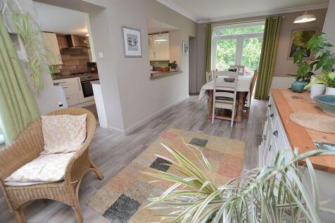 Sitting/Dining Area