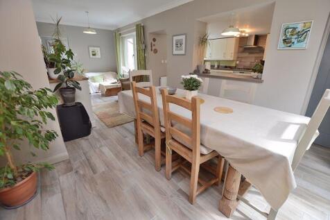 Sitting/Dining Area