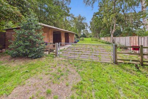 Stable Block &amp; Land to Rear