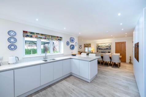 Kitchen &amp; Dining Area