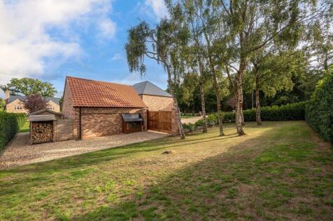 Side of Property/Garage
