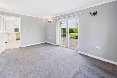 Sitting Room/Dining Room