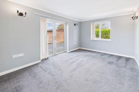 Sitting Room/Dining Room