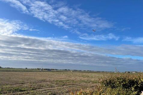 Rural Setting &amp; RAF Coningsby Runway